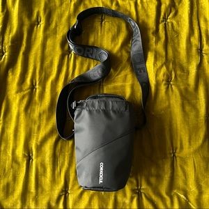 Corkcicle Sling Bag Black NWOT